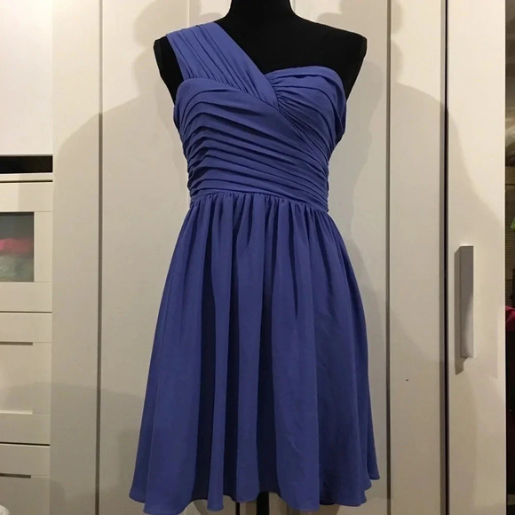 EXPRESS Ruched One Sleeve Fit & Flare Dress Lined Size 4 - Picture 1 of 7